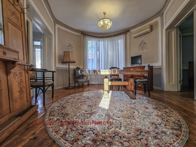 Продава  3-стаен град Пловдив , Старият град , 130 кв.м | 29218469 - изображение [2]