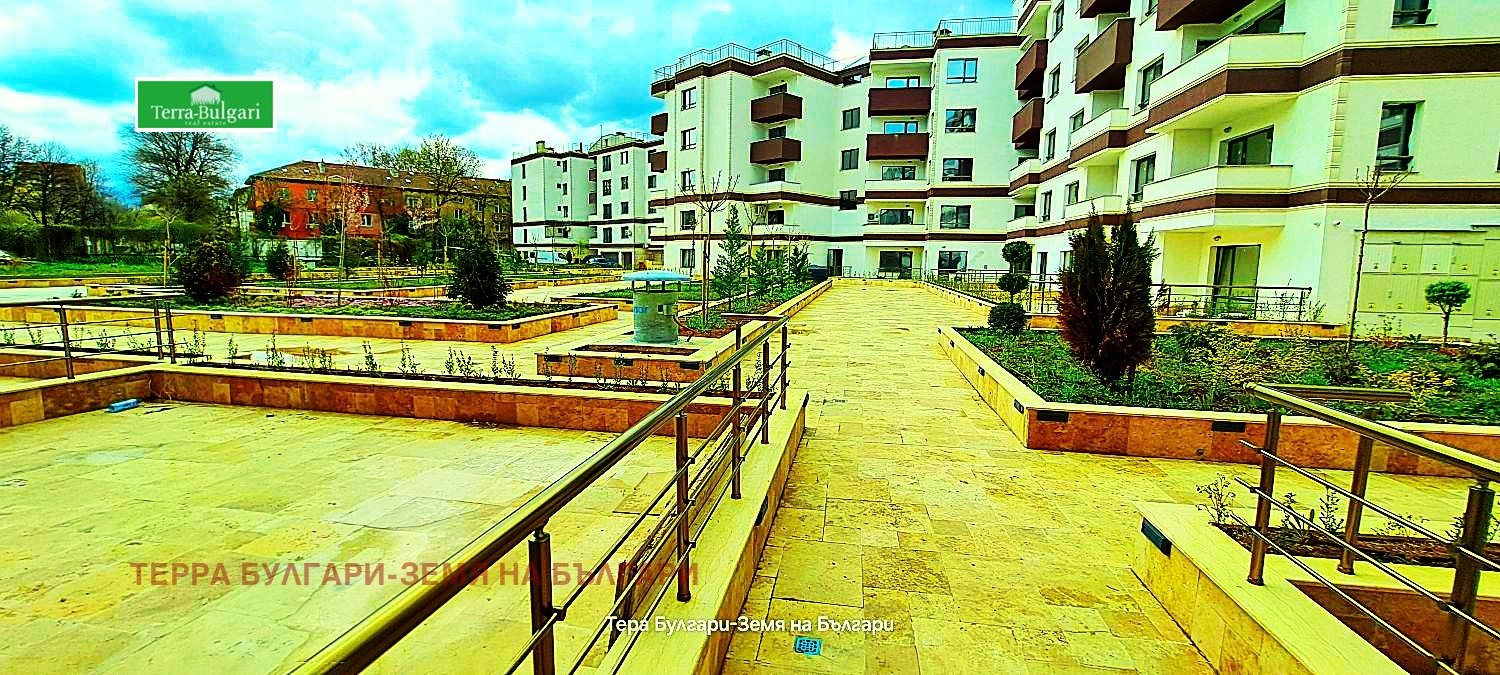 Продава 4-СТАЕН, гр. Перник, Изток