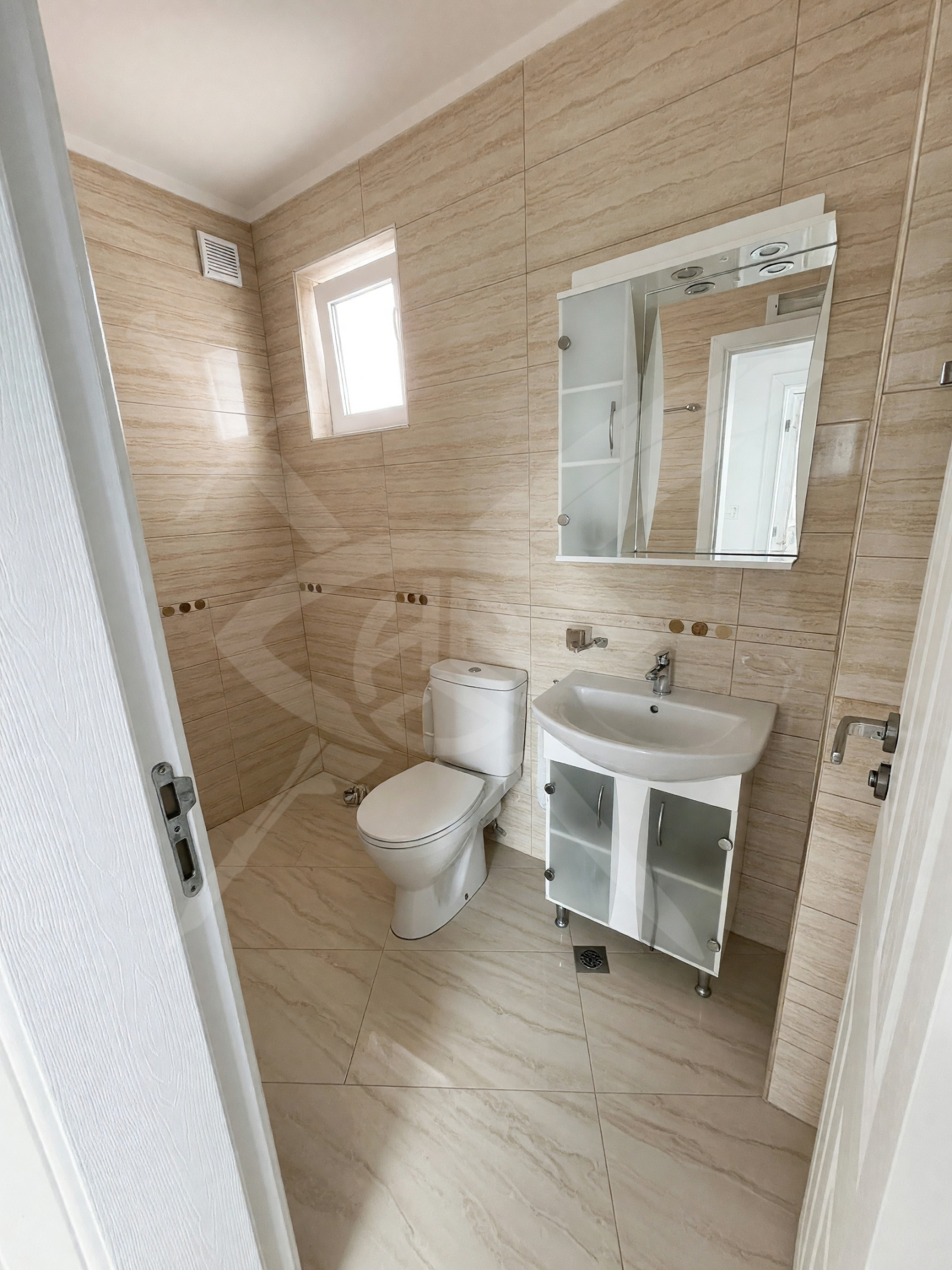 Продава КЪЩА, гр. Царево, област Бургас, снимка 8 - Къщи - 56010121