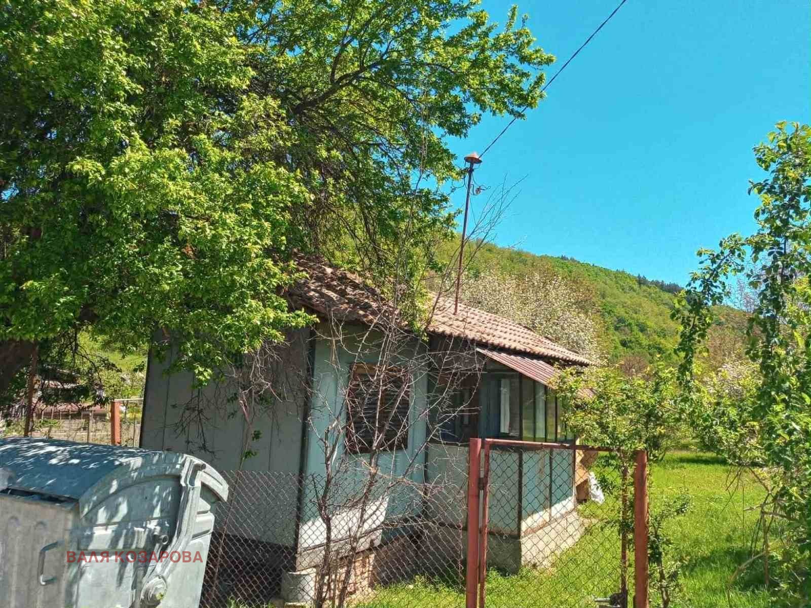 Продава ПАРЦЕЛ, гр. Априлци, област Ловеч