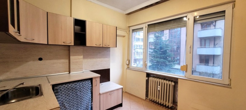 Продава  2-стаен град София , Център , 42 кв.м | 66042935 - изображение [2]