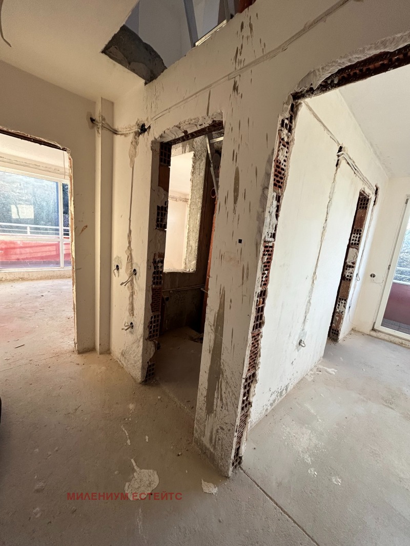 Продава МНОГОСТАЕН, гр. София, Бояна, снимка 5 - Апартаменти - 52677146