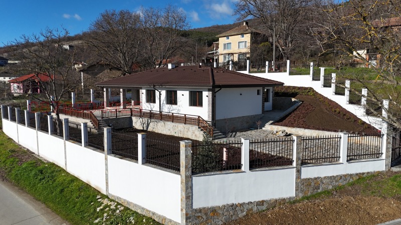 Продава КЪЩА, с. Лясково, област Стара Загора