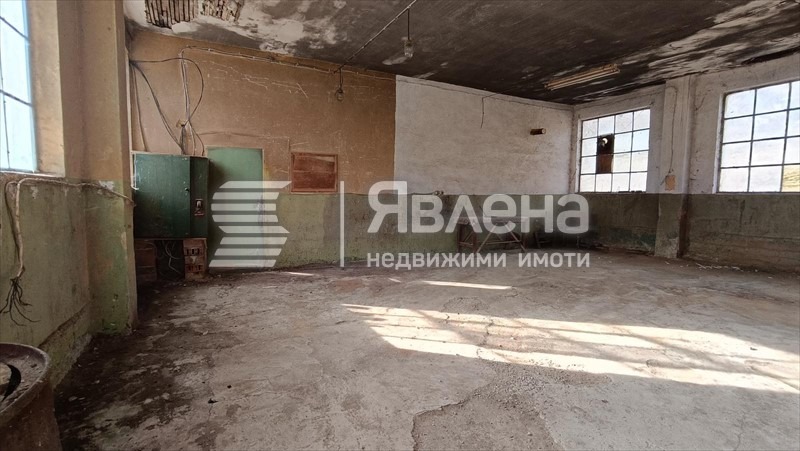Продава ПРОМ. ПОМЕЩЕНИЕ, гр. Етрополе, област София област, снимка 10 - Производствени сгради - 54416260