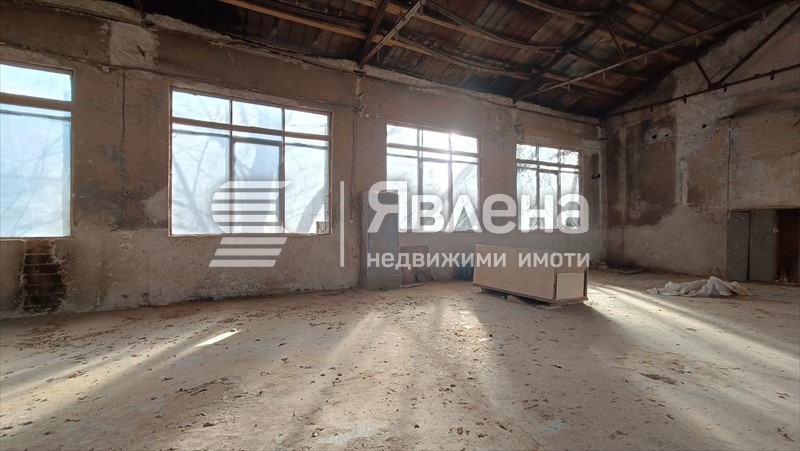 Продава ПРОМ. ПОМЕЩЕНИЕ, гр. Етрополе, област София област, снимка 6 - Производствени сгради - 54416260