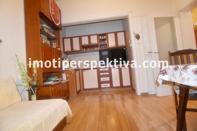 Te koop  1 slaapkamer Plovdiv , Tsentar , 75 m² | 56719550 - afbeelding [2]