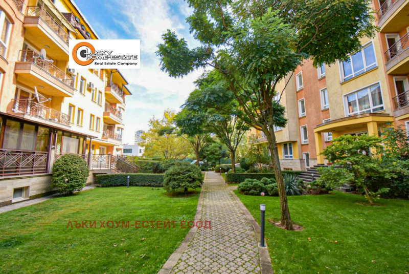 Продаја  3 спаваће собе Софија , Борово , 207 м2 | 40895506