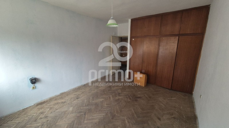 Продава МНОГОСТАЕН, гр. Велико Търново, Център, снимка 2 - Aпартаменти - 49097607