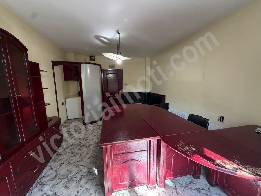 Продава ОФИС, гр. Велико Търново, Център, снимка 2 - Офиси - 56293090