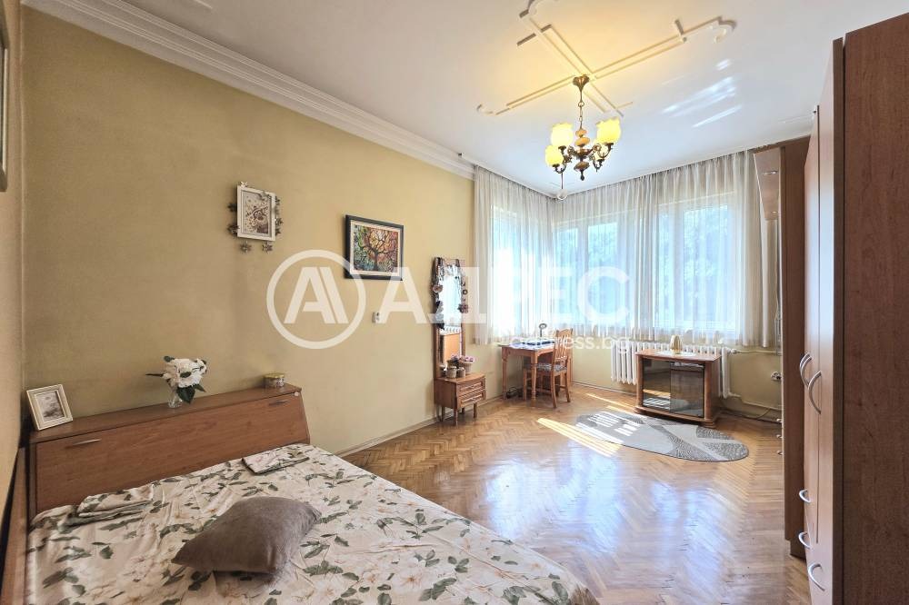 Продава 3-СТАЕН, гр. София, Докторски паметник, снимка 2 - Апартаменти - 55705645