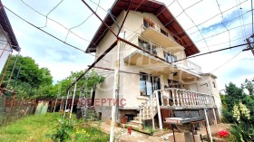 Casa Lobosh, región Pernik 5