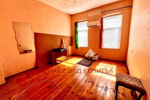 Продава КЪЩА, гр. Габрово, Център, снимка 2 - Къщи - 52294091