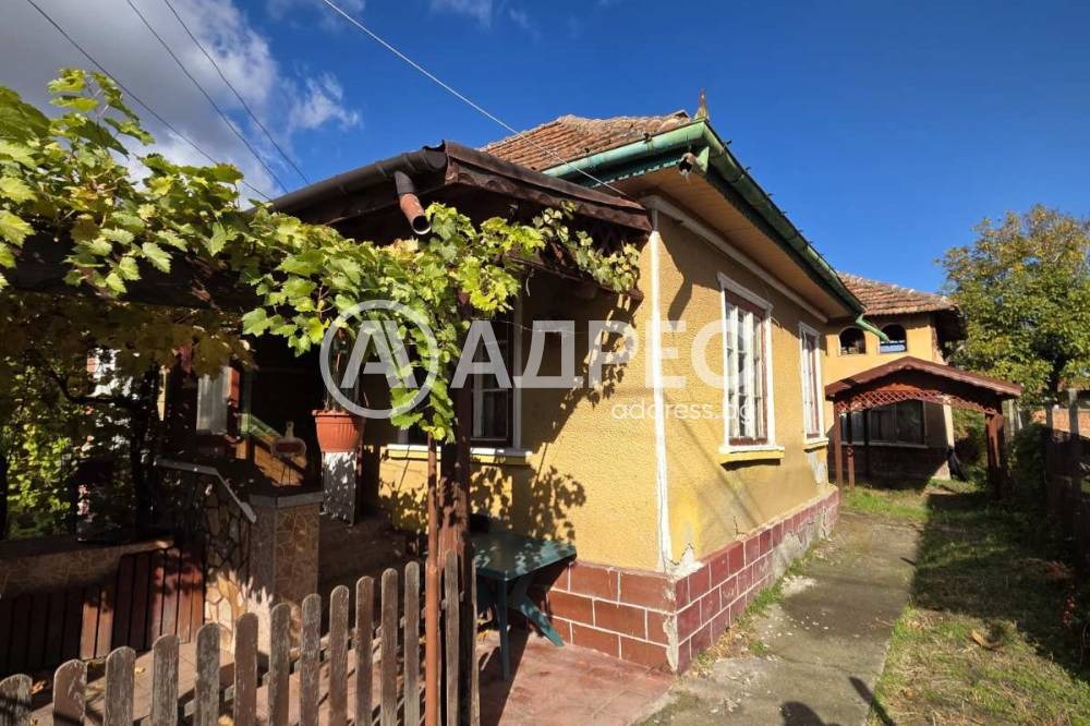 Продава КЪЩА, с. Неговановци, област Видин