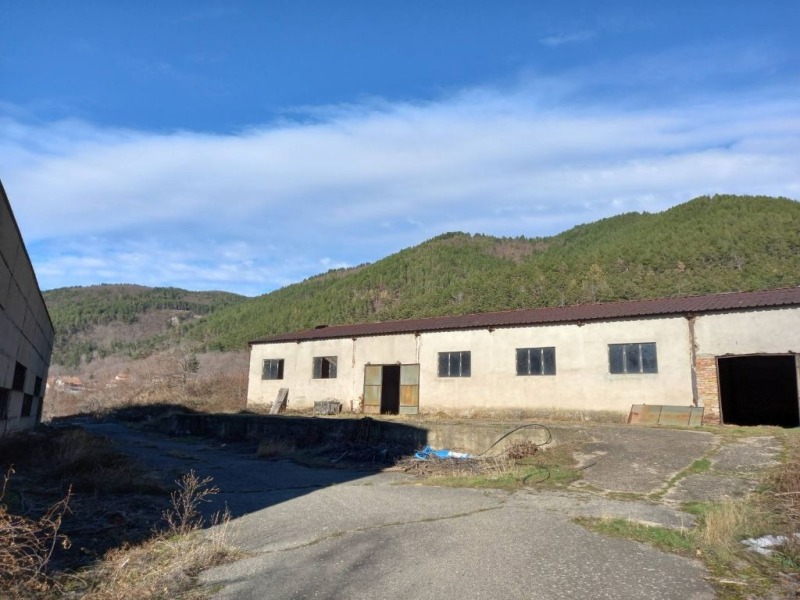 Продава ПРОМ. ПОМЕЩЕНИЕ в област Стара Загора, гр. Казанлък - 21000 кв.м / 350 000 € » 684 540.50 лв., НЕВАДОМ