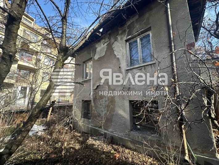 Продава КЪЩА, гр. Перник, Център, снимка 2 - Къщи - 54059335