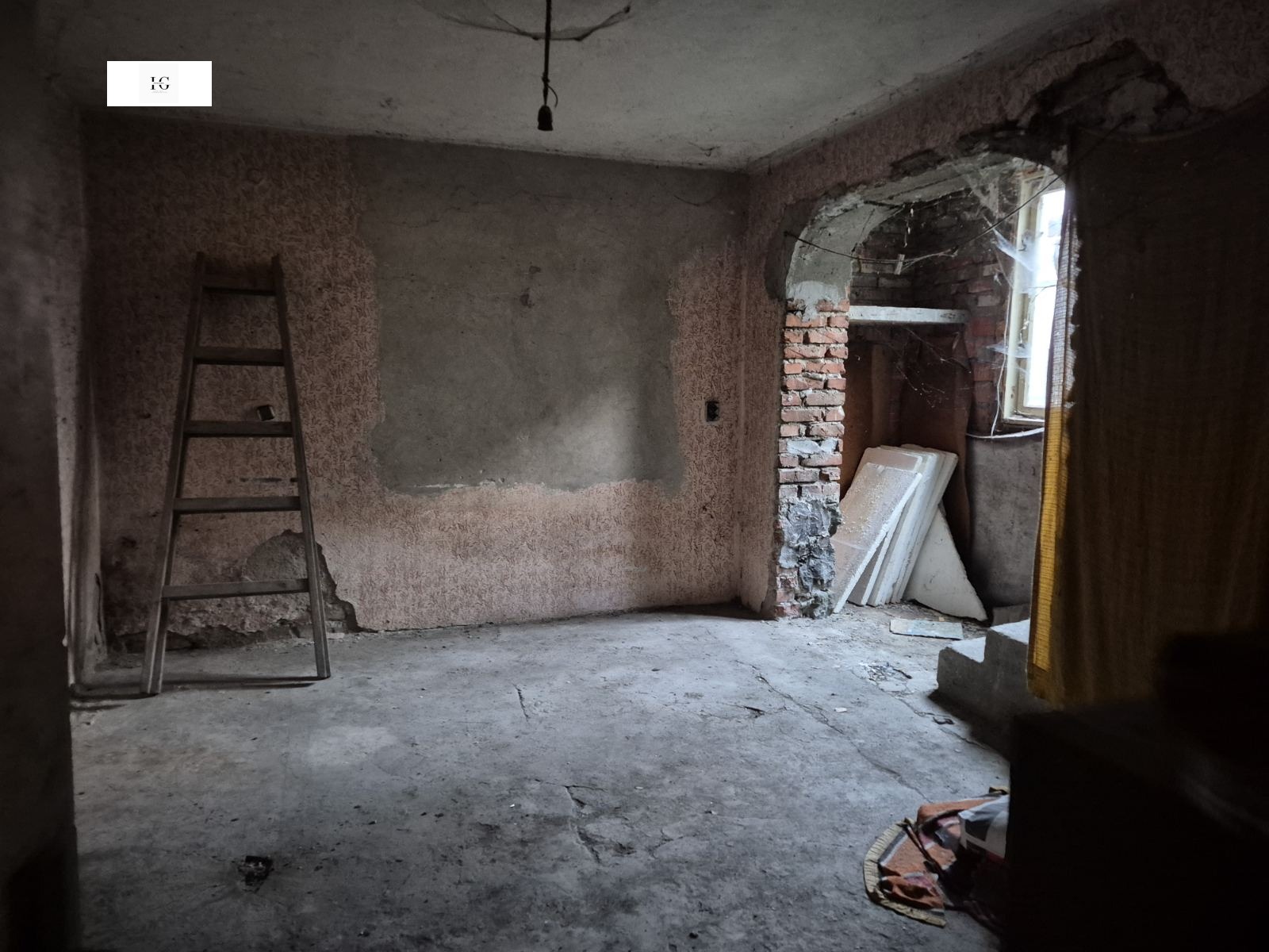 Продава ЕТАЖ ОТ КЪЩА, гр. Айтос, област Бургас, снимка 12 - Етаж от къща - 53946287