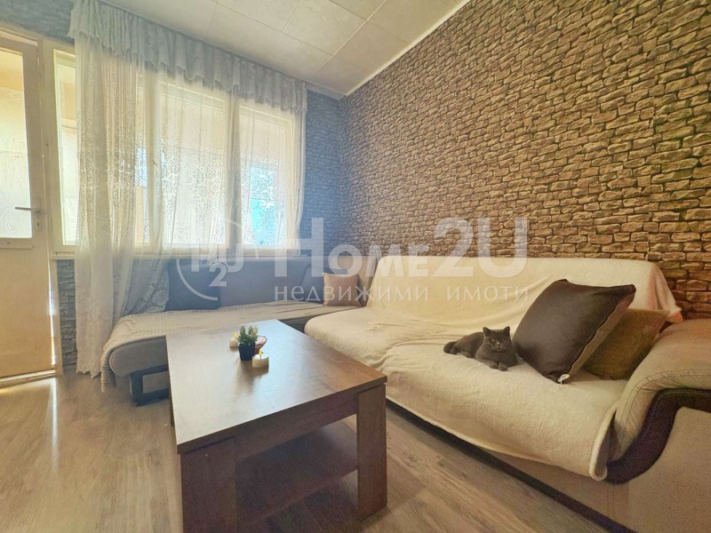 Продава ЕТАЖ ОТ КЪЩА, гр. Пловдив, Захарна фабрика, снимка 2 - Етаж от къща - 53022449