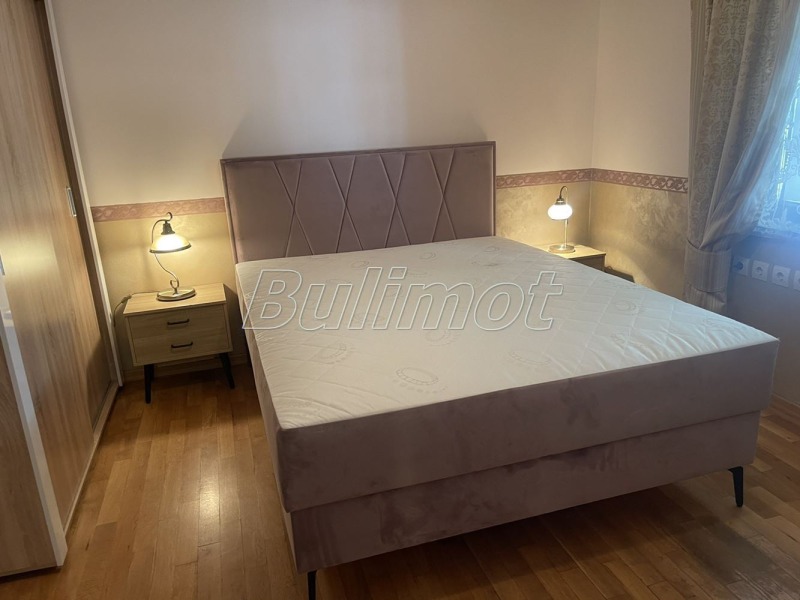 Продава 2-СТАЕН в град Варна, ВИНС-Червен площад - 50 кв.м / При запитване, БУЛ ИМОТ