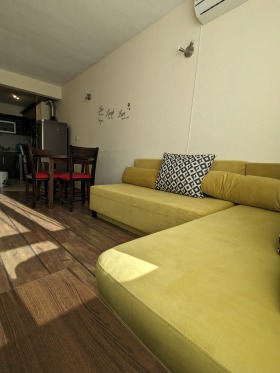 1 bedroom Lazur, Burgas 1