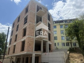 3 bedroom m-t Alen mak, Varna