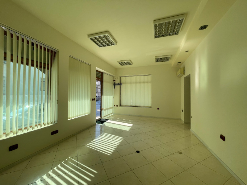 Продава КЪЩА, гр. Каварна, област Добрич, снимка 2 - Къщи - 52260426