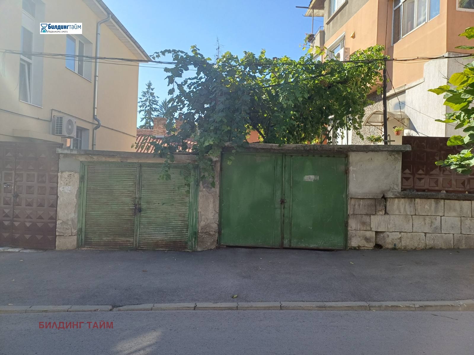 Продава ГАРАЖ, ПАРКОМЯСТО, гр. Шумен, Център, снимка 2 - Гаражи и паркоместа - 53679120