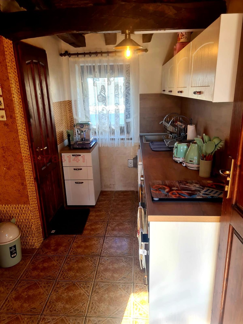 Продава КЪЩА, с. Беловец, област Разград, снимка 6 - Къщи - 52785481