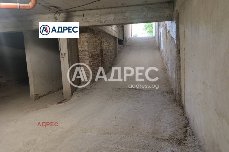 Продава ГАРАЖ, ПАРКОМЯСТО, гр. Варна, Център, снимка 2 - Гаражи и паркоместа - 53280370