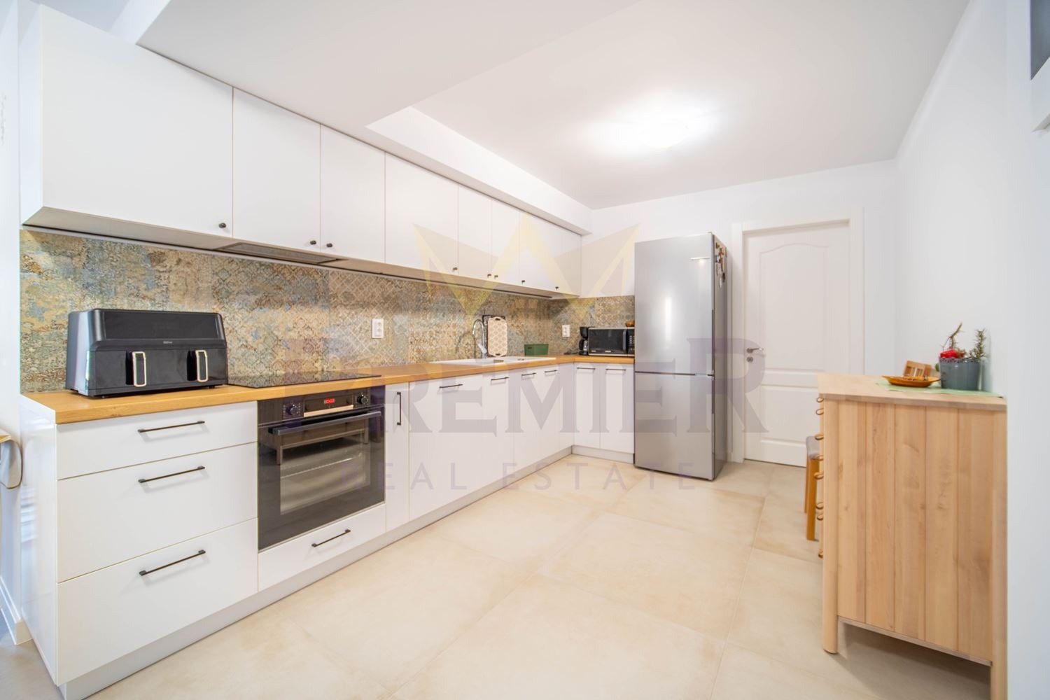 Продава 3-СТАЕН, гр. Варна, Галата, снимка 2 - Апартаменти - 54073989