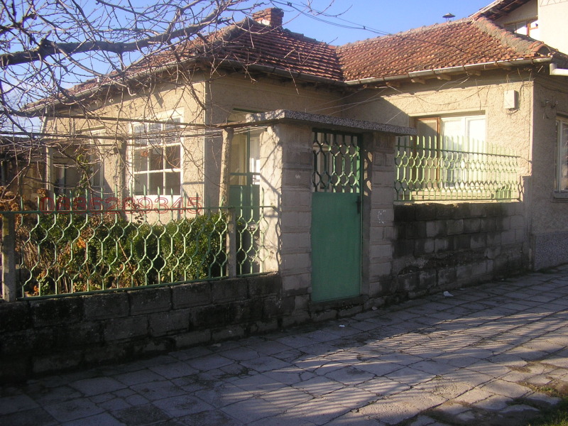 Продава КЪЩА в област Варна, гр. Дългопол - 130 кв.м / 57 000 € » 111 482.31 лв.