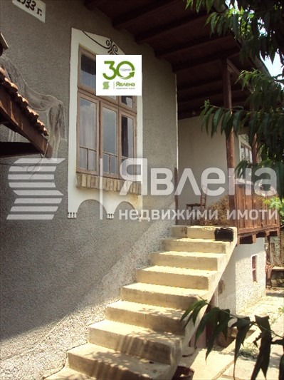 Продава КЪЩА, с. Вишовград, област Велико Търново, снимка 2 - Къщи - 48951840