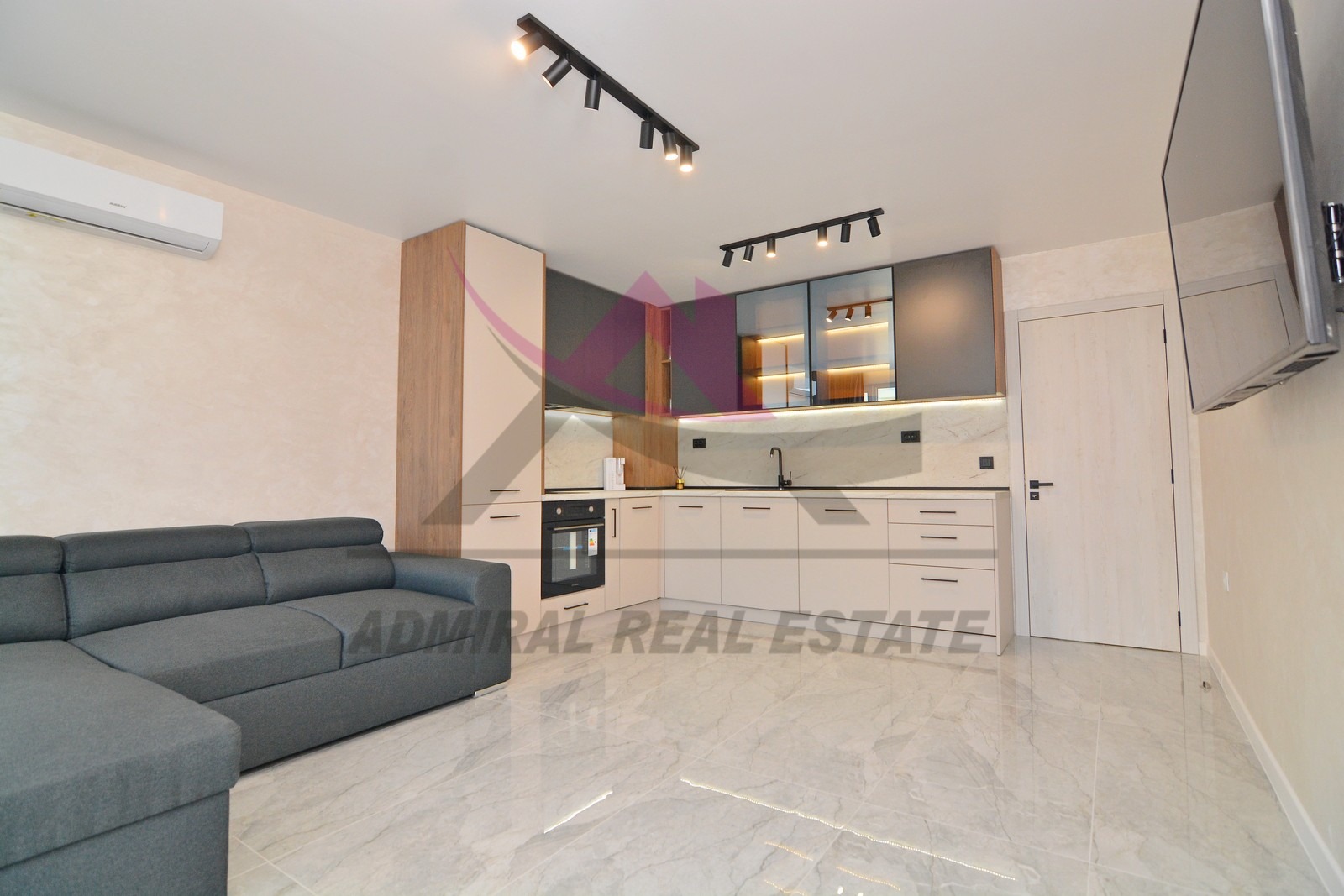 Продава 3-СТАЕН, гр. Варна, Възраждане 3