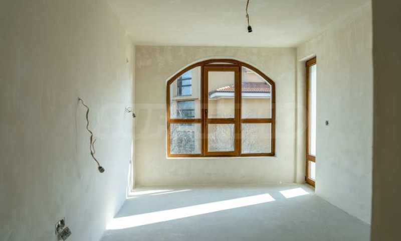 Продава 4-СТАЕН в град Варна, м-т Евксиноград - 169 кв.м / 391 400 € » 765 511.86 лв., СУПРИММО - ОФИС ВАРНА