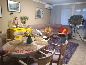 Продава  3-стаен, град София