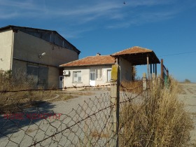 Продажба на имоти в с. Салманово, област Шумен - изображение 19 