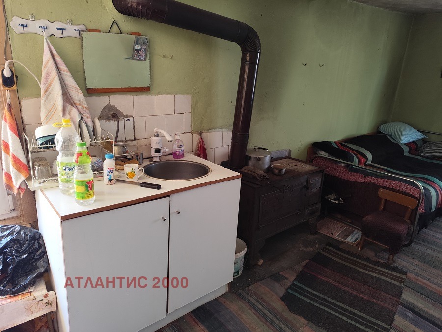 Продава КЪЩА, с. Слатино, област Кюстендил, снимка 2 - Къщи - 54320032