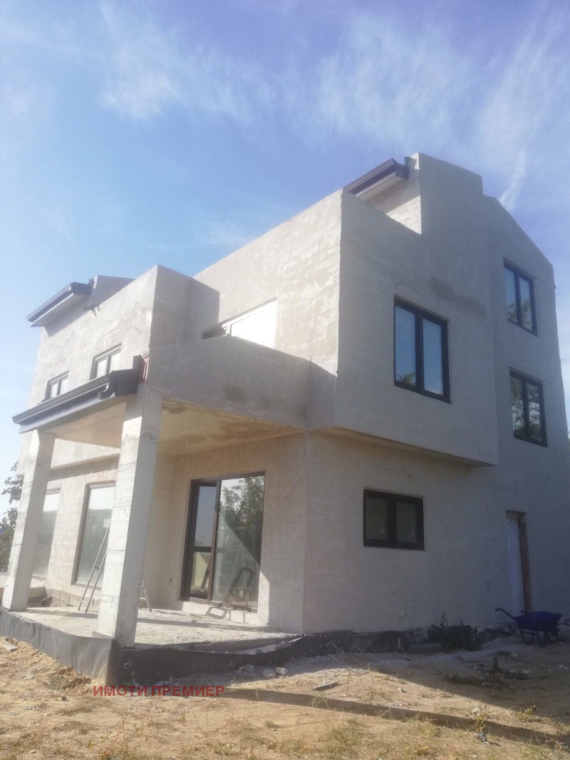 Продава КЪЩА, гр. Варна, м-т Кочмар, снимка 1 - Къщи - 49194469