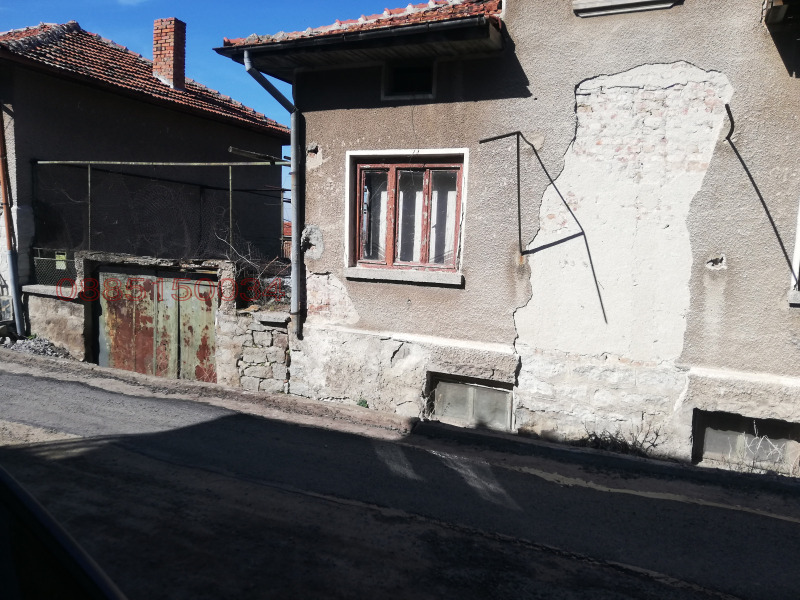 Продава КЪЩА, с. Бистрица, област Кюстендил