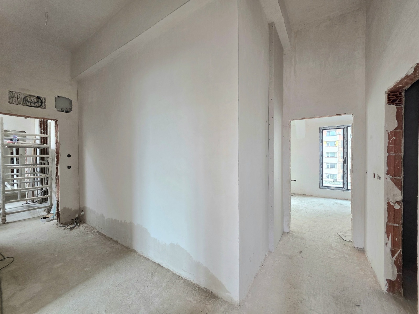 Продава 2-СТАЕН, гр. София, Център, снимка 2 - Апартаменти - 54245491