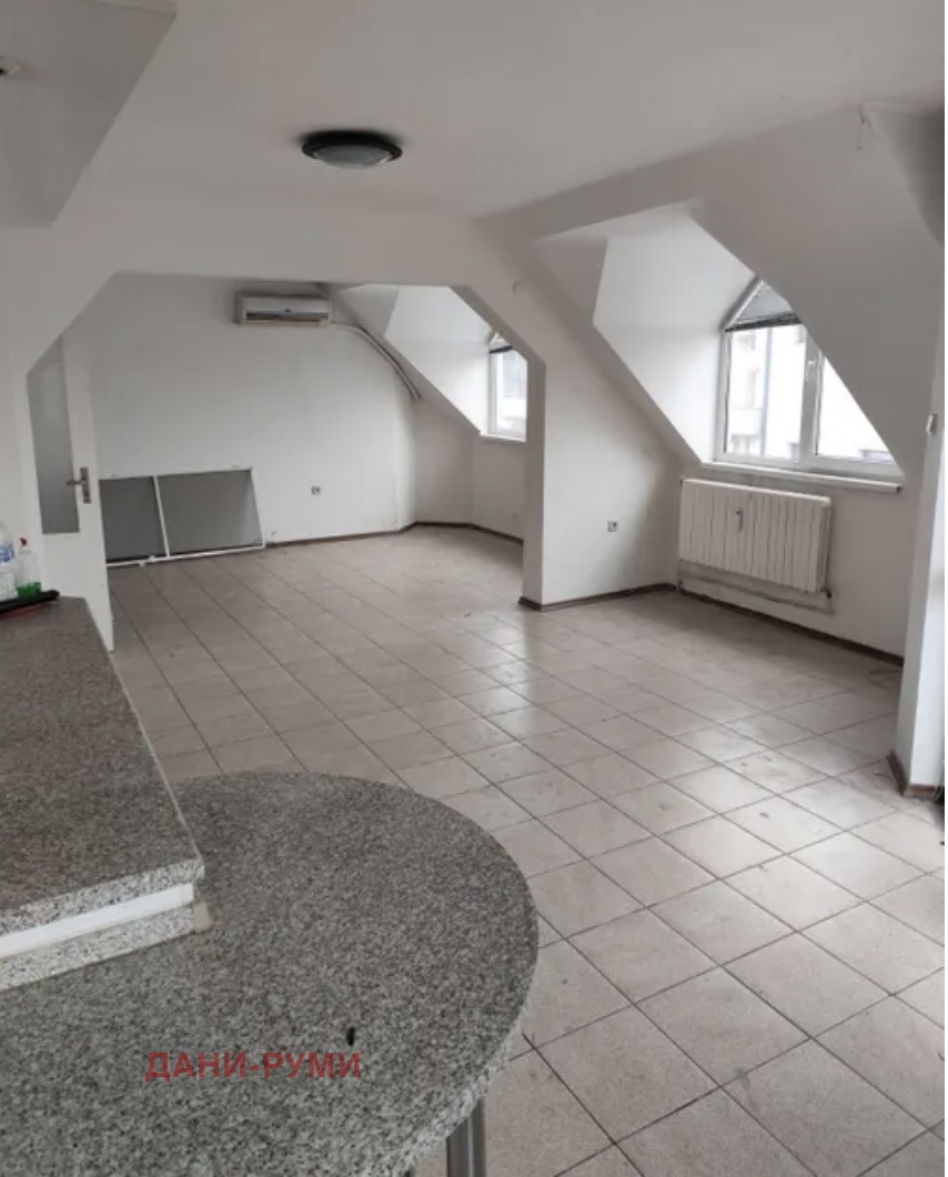 Продава 3-СТАЕН, гр. Пловдив, Център, снимка 2 - Апартаменти - 54414147