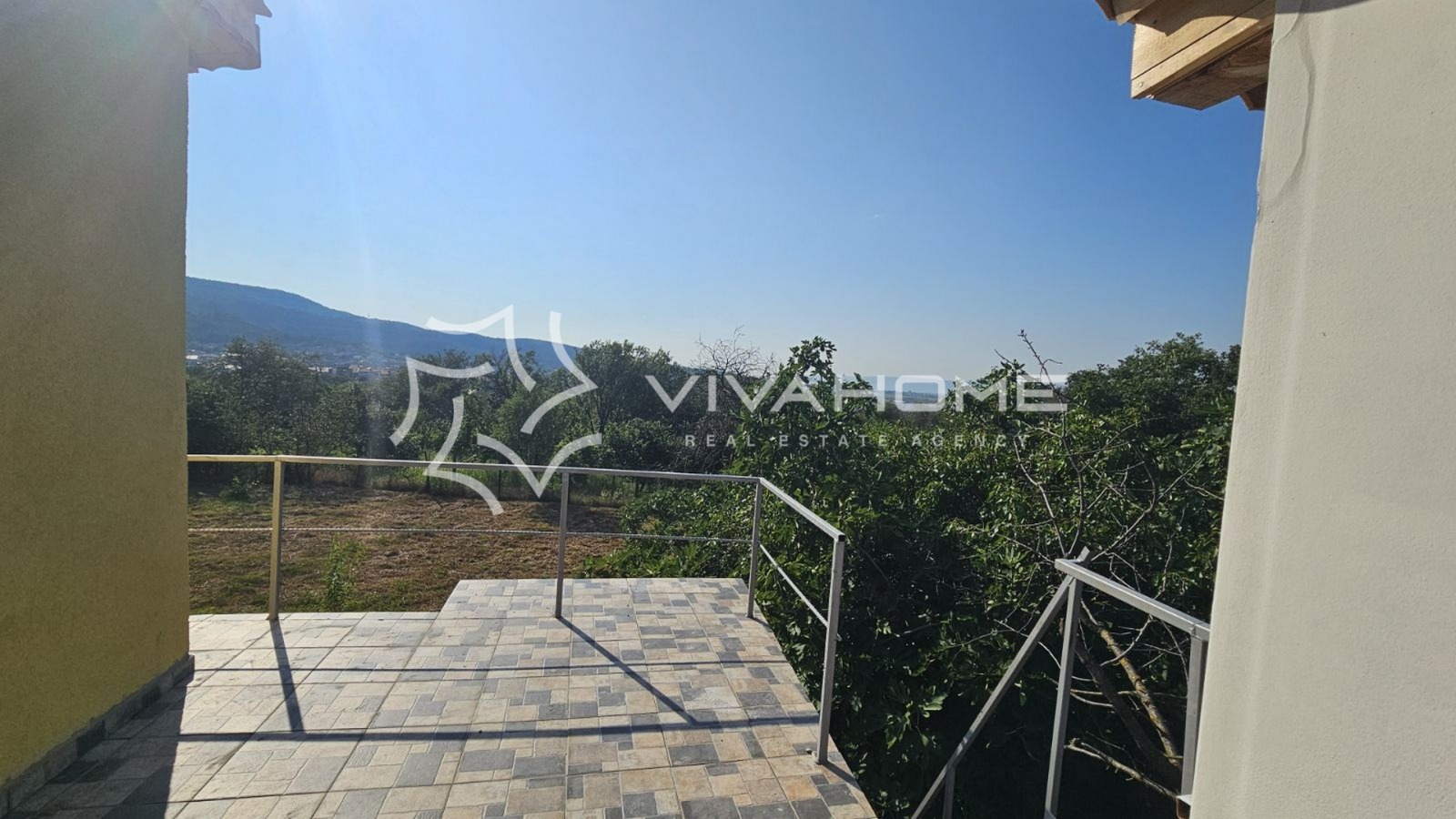 Продава КЪЩА, гр. Аксаково, област Варна, снимка 3 - Къщи - 53353894