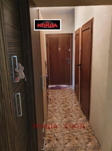 Продава  2-стаен град Русе , Здравец , 70 кв.м | 95206761