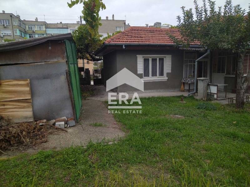 Продава КЪЩА, гр. Силистра, Център, снимка 2 - Къщи - 53998667