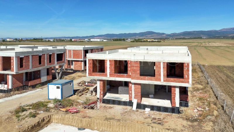 Продава  Къща, област София, гр. Елин Пелин •  230 000 EUR • ID 71696668 — holmes.bg - [1] 