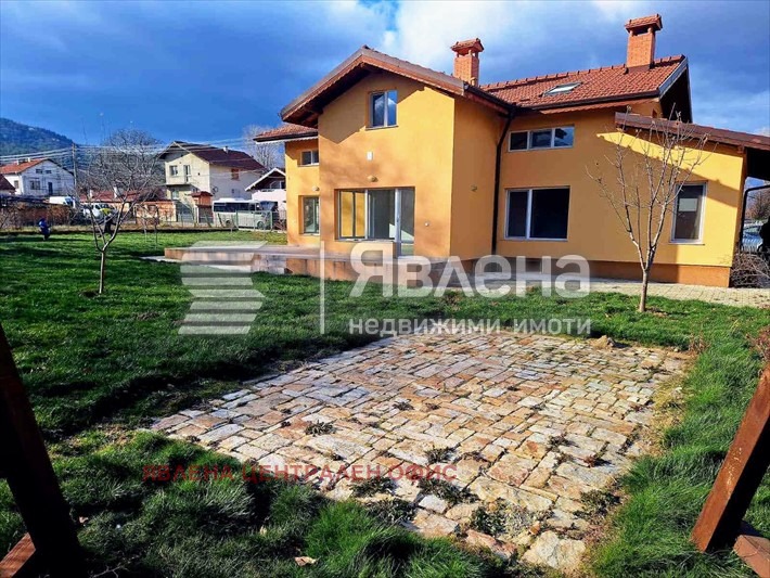 Продава КЪЩА, с. Доспей, област София област, снимка 2 - Къщи - 56331857