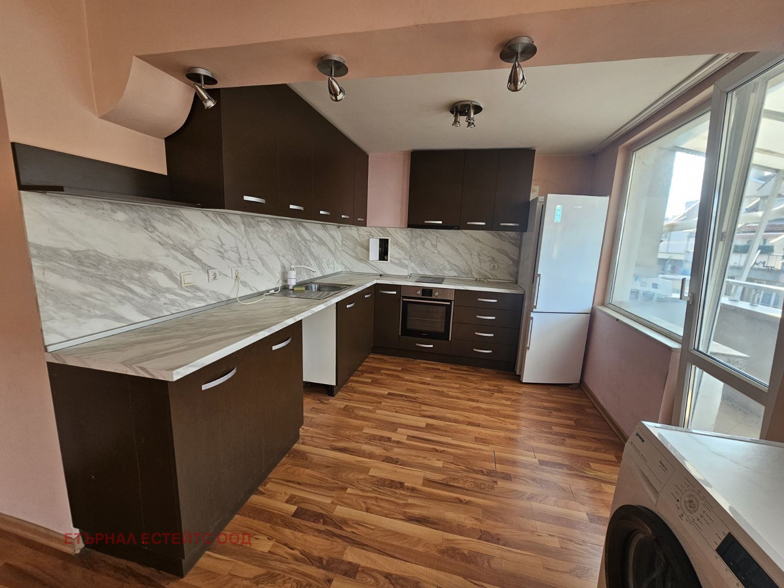 Продава 4-СТАЕН, гр. София, Хиподрума, снимка 2 - Апартаменти - 52088092