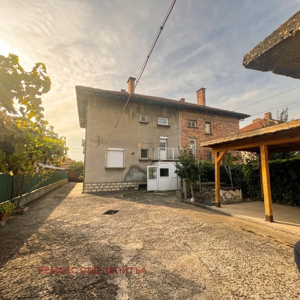 Продава КЪЩА, гр. Левски, област Плевен, снимка 3 - Къщи - 56353163