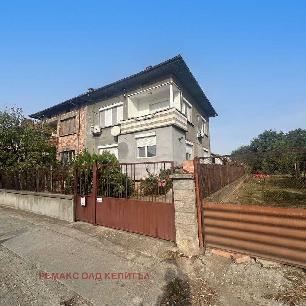 Продава КЪЩА, гр. Левски, област Плевен, снимка 2 - Къщи - 56353163