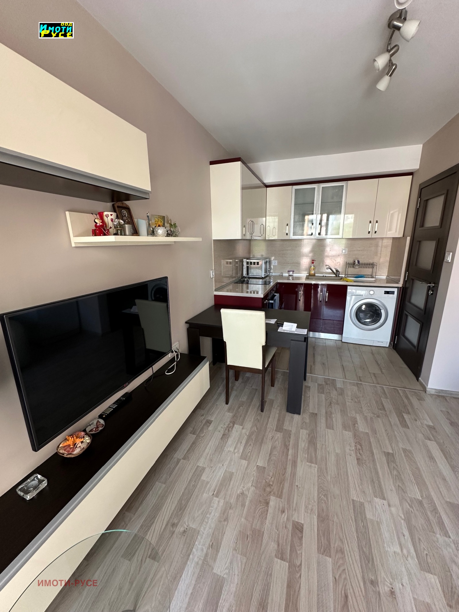 Продава 2-СТАЕН, гр. Русе, Център, снимка 2 - Апартаменти - 54203297