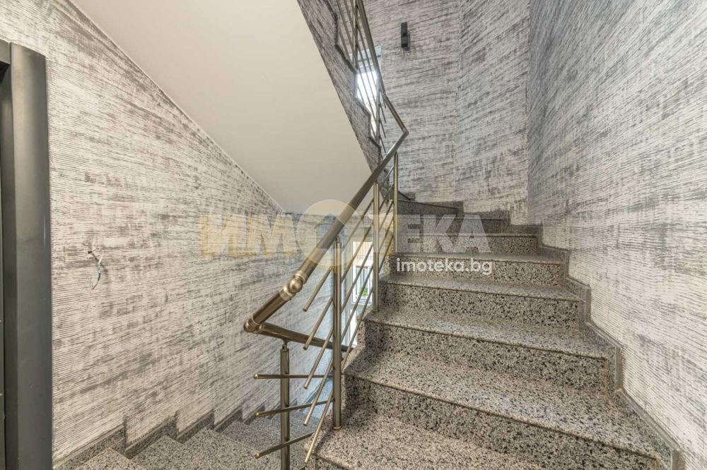 Продава МНОГОСТАЕН, гр. Варна, Левски 1, снимка 7 - Апартаменти - 54844649